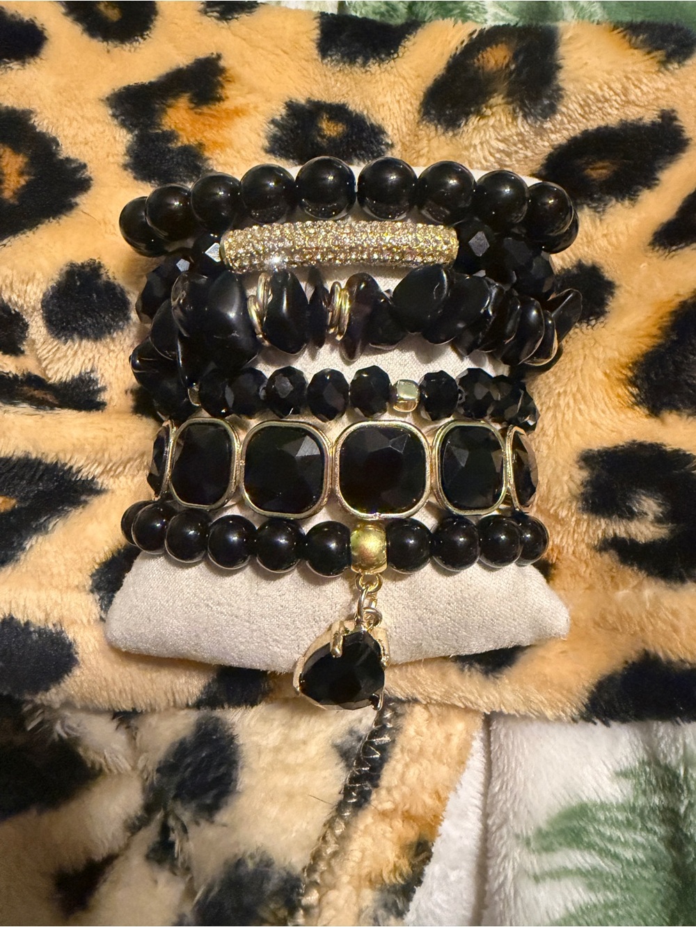 Natural stones stacking bracelet in black and gold